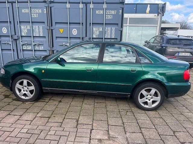 Usata Audi A4 101 CV (74 kW) 1998 Verde Berlina