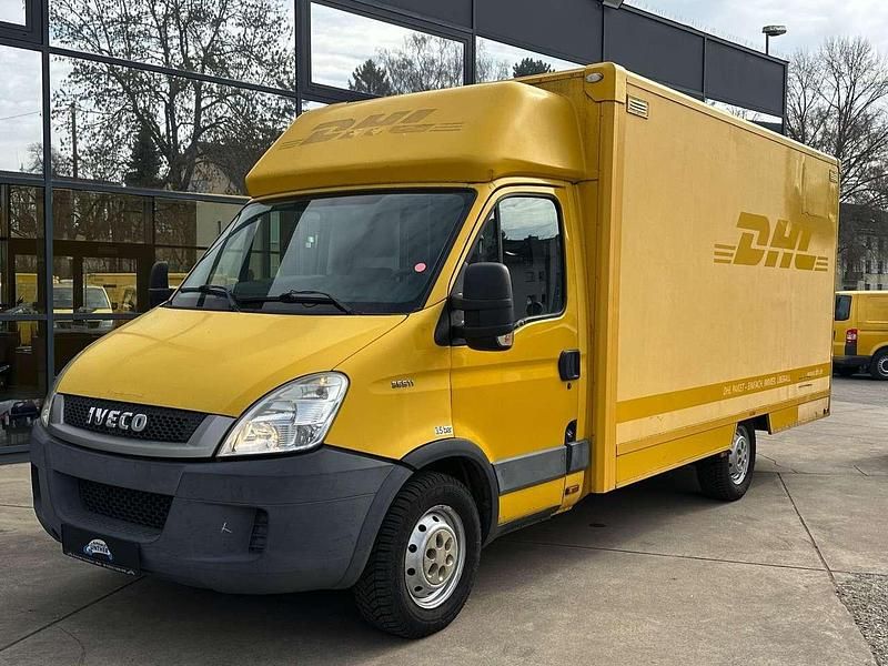 Second-hand Iveco Daily 106 CP (77 kW) 2011 Galben