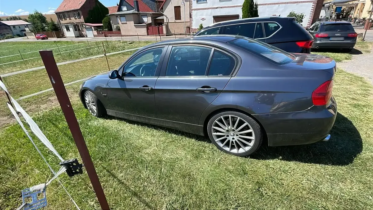 Gebraucht BMW 320 150 PS (110 kW) 2006 Grau Limousine
