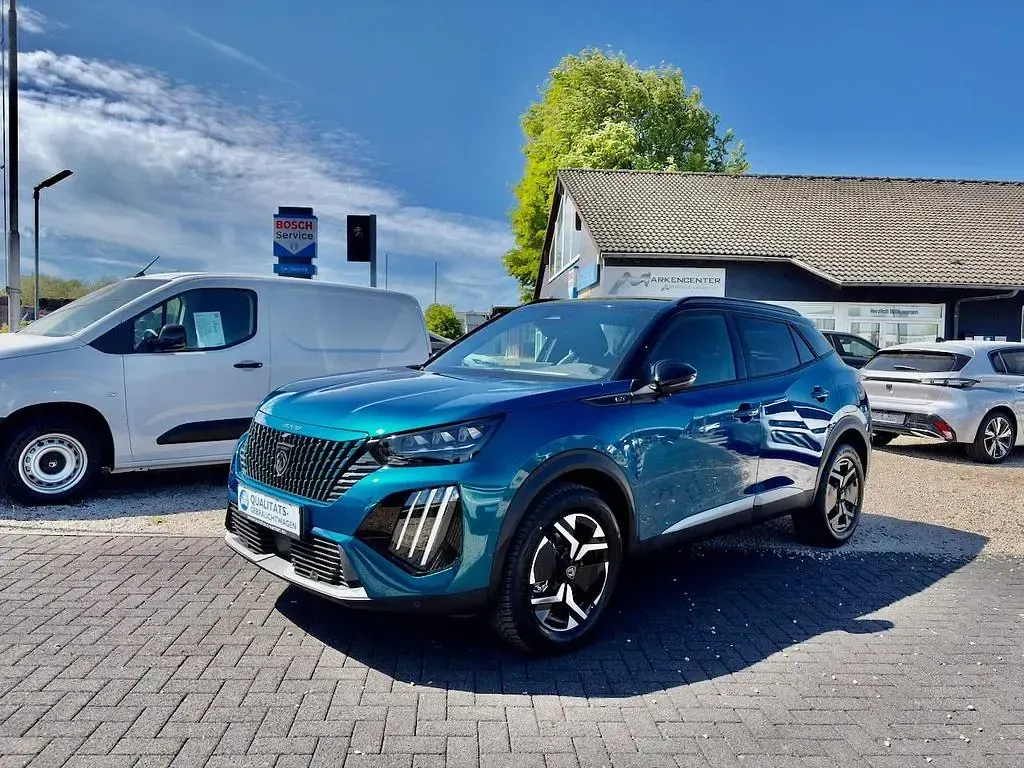 Neu Peugeot 2008 GT 145 PS (106 kW) 2026 Rot SUV