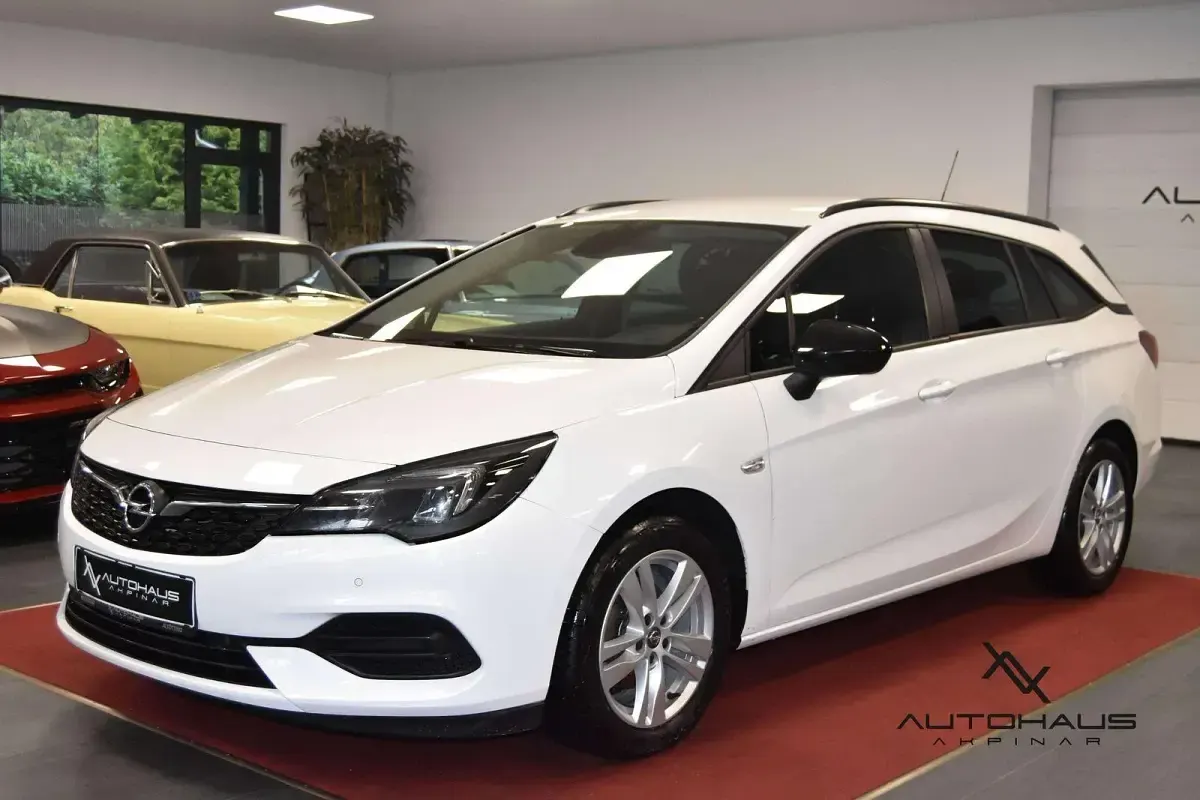 Gebraucht Opel Astra Edition 122 PS (89 kW) 2021 Weiß Kombi