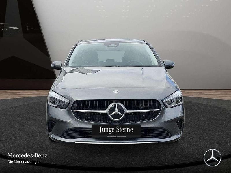 Gebraucht Mercedes B200 Advanced 150 PS (110 kW) 2024 Grau Van / Kleinbus