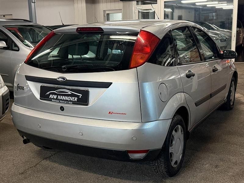 Gebraucht Ford Focus Trend 101 PS (74 kW) 1999 Silber Limousine