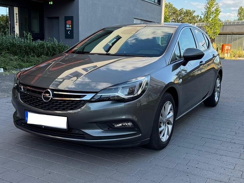 Gebraucht Opel Astra Innovation 105 PS (77 kW) 2018 Grau Limousine
