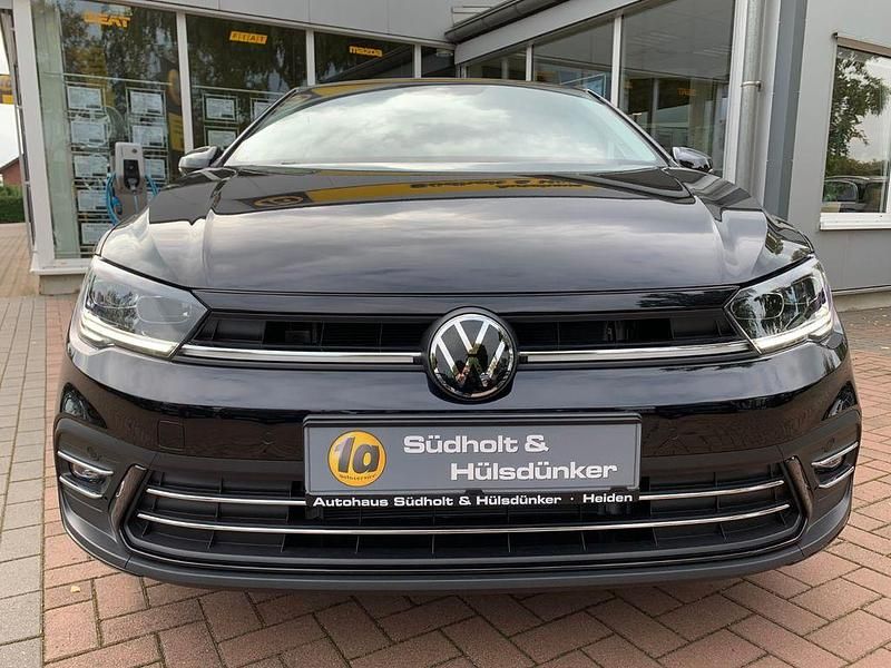 Gebraucht VW Polo Style 95 PS (69 kW) 2023 Deep black perleffekt (metallic) Limousine
