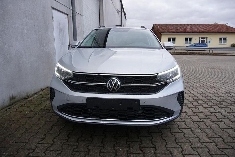 Neu VW Taigo 150 PS (110 kW) 2026 Silber SUV