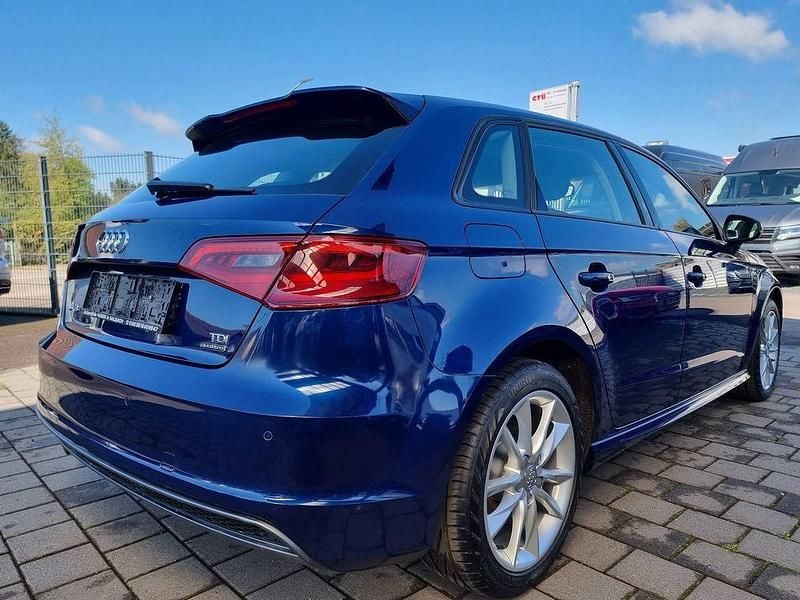 Gebraucht Audi A3 S-Line 184 PS (135 kW) 2016 Blau Limousine