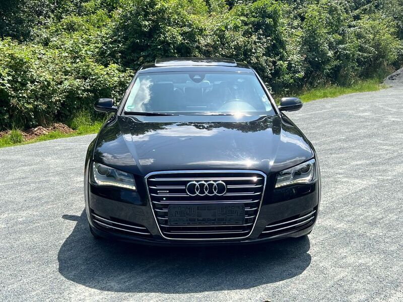Schwarz Gebraucht 2011 Audi A8 Ambiente Limousine | 15.490 € (Superpreis) - Bild 1/4