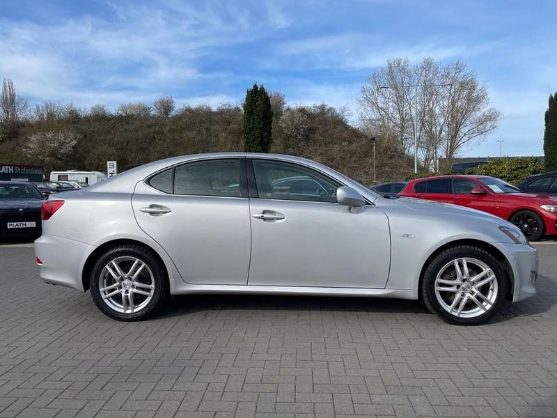 Gebraucht Lexus IS220d 177 PS (130 kW) 2009 Silber Limousine