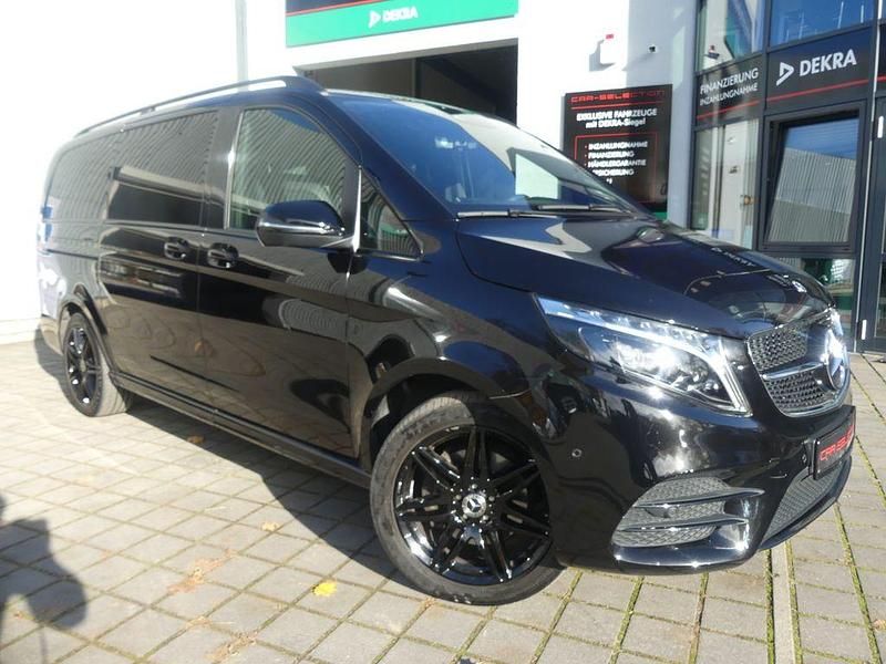 Obsidianschwarz Gebraucht 2023 Mercedes V300 AMG Van / Kleinbus | 63.400 € (Guter Preis) - Bild 1/4