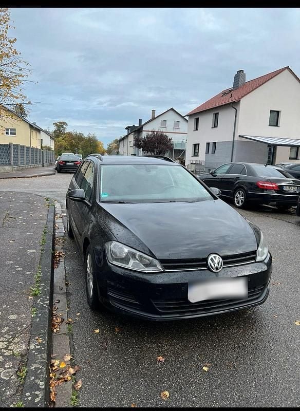 Schwarz Gebraucht 2014 VW Golf VII Kombi | 8.400 € (Etwas zu teuer) - Bild 1/4
