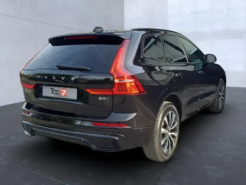 Gebraucht Volvo XC60 Plus 250 PS (183 kW) 2025 Onyx black (metallic) SUV