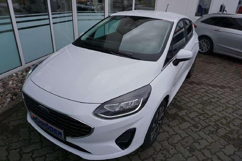 Gebraucht Ford Fiesta Titanium 125 PS (91 kW) 2021 Weiß Kleinwagen