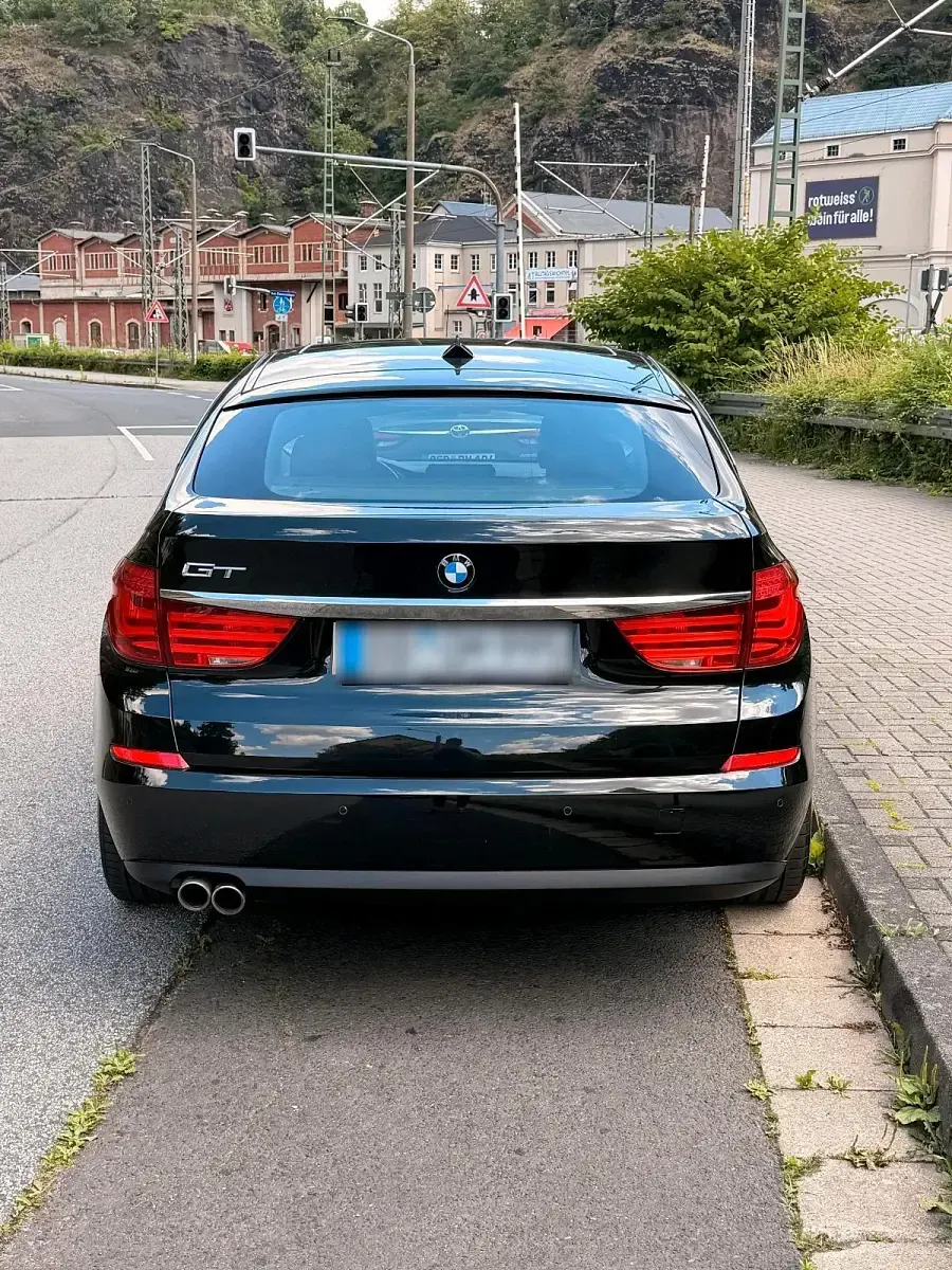 Gebraucht BMW 530 245 PS (180 kW) 2010 Schwarz Limousine