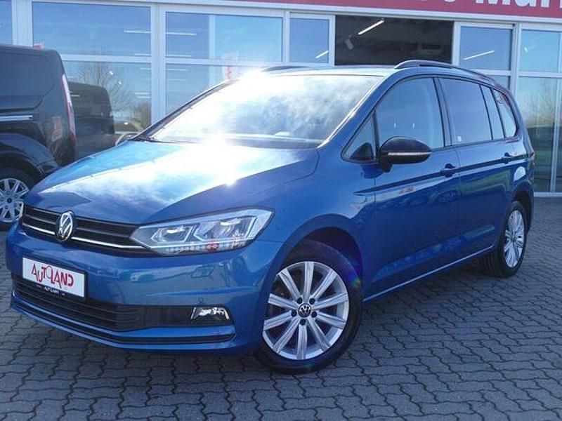 Gebraucht VW Touran Highline 150 PS (110 kW) 2022 F9f9 caribbean blue metallic Van / Kleinbus
