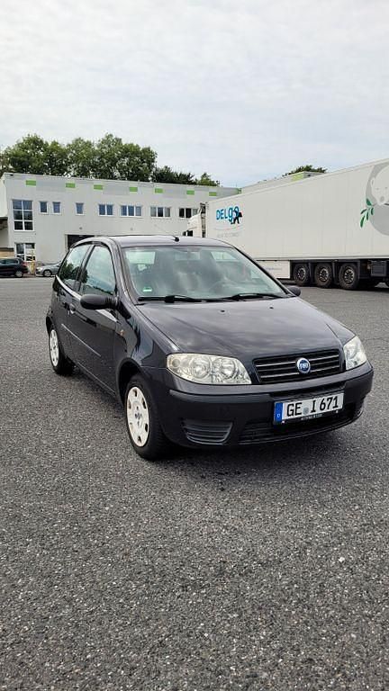 Schwarz Gebraucht 2004 Fiat Punto Dynamic Kleinwagen | 2.499 € (Teuer) - Bild 1/4