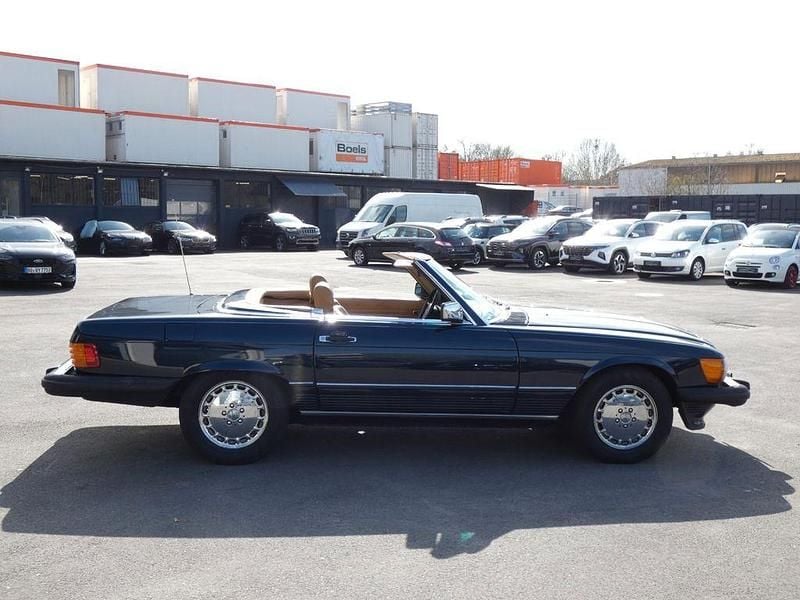 Gebraucht Mercedes 560 227 PS (166 kW) 1985 Blau Cabrio