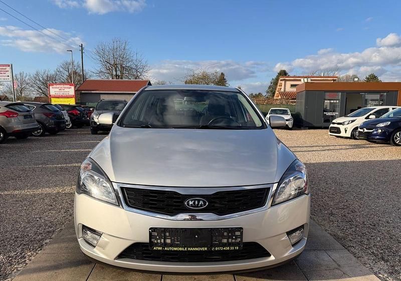 Gebraucht Kia Ceed Edition 7 90 PS (66 kW) 2012 Silber Kleinwagen