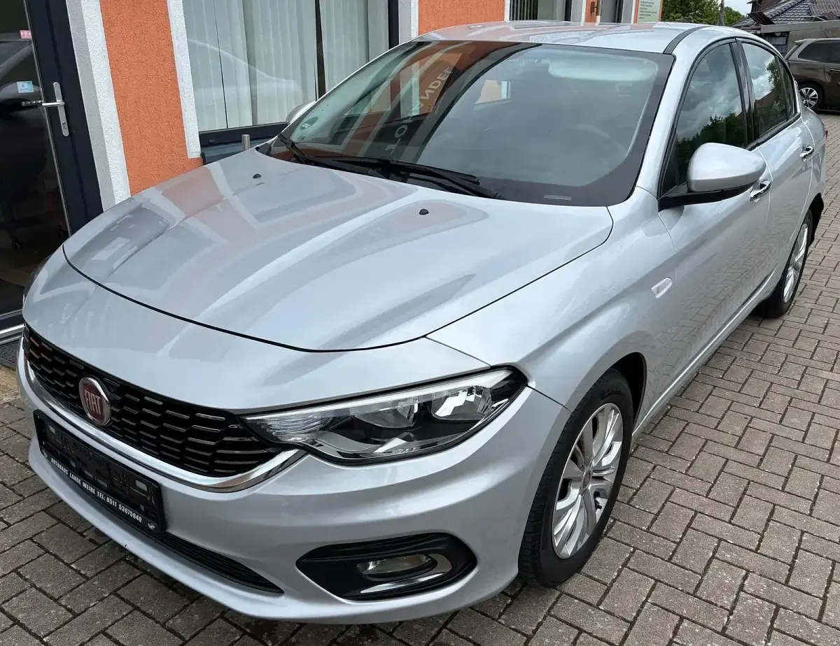 Gebraucht Fiat Tipo 95 PS (69 kW) 2016 Silber Limousine