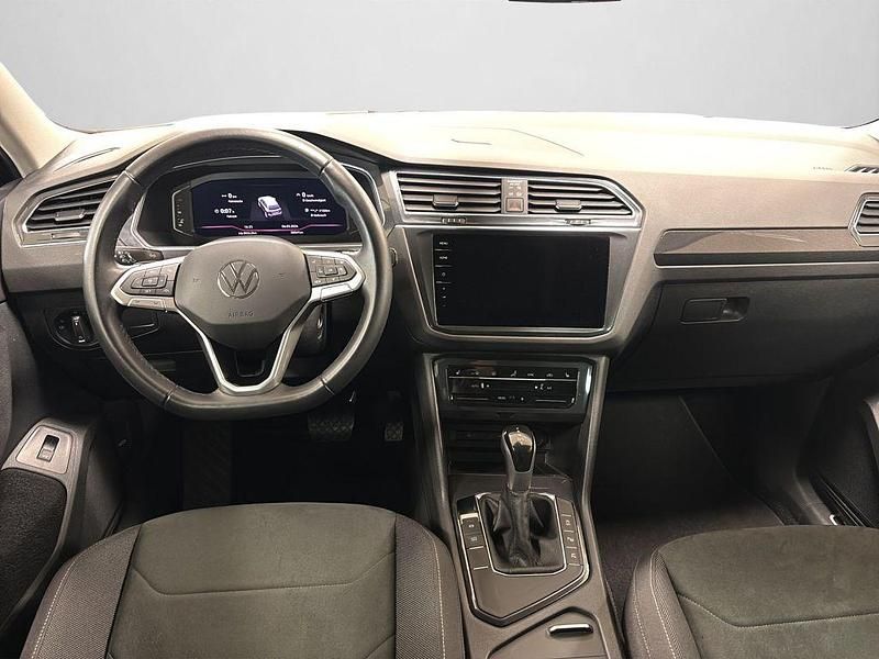 Gebraucht VW Tiguan Elegance 150 PS (110 kW) 2023 Deep black perleffekt (metallic) SUV