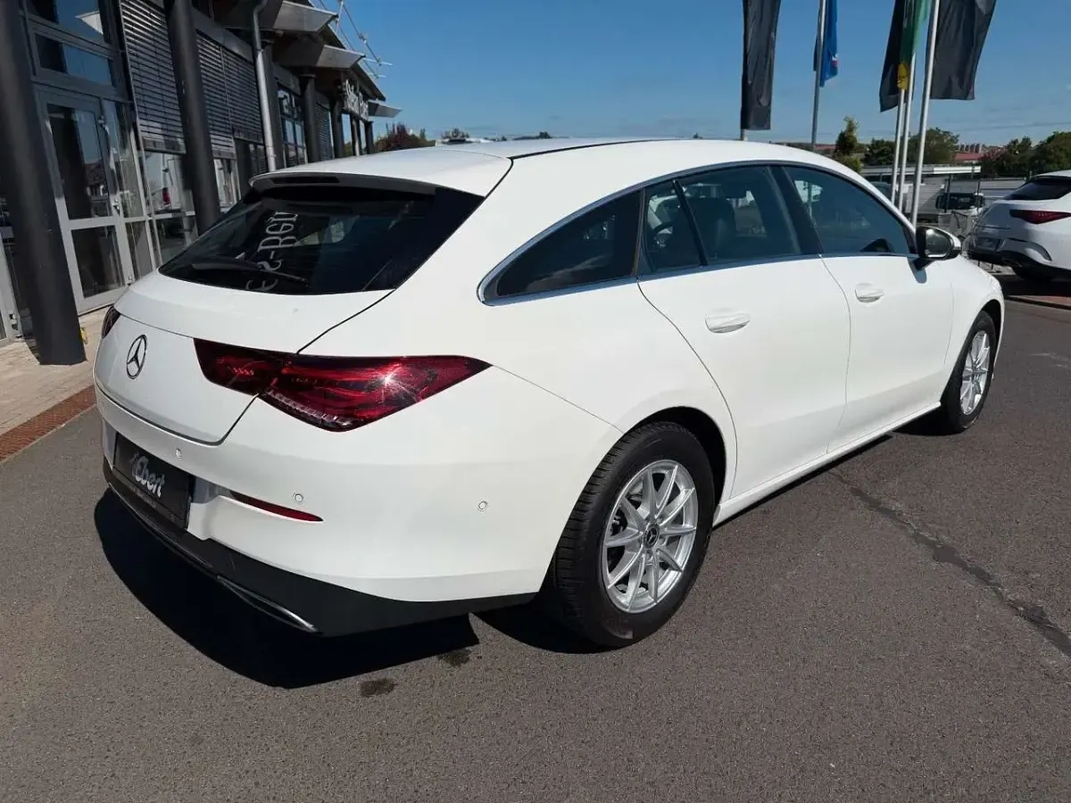 Gebraucht Mercedes CLA200 163 PS (119 kW) 2021 Polarweiss Coupé