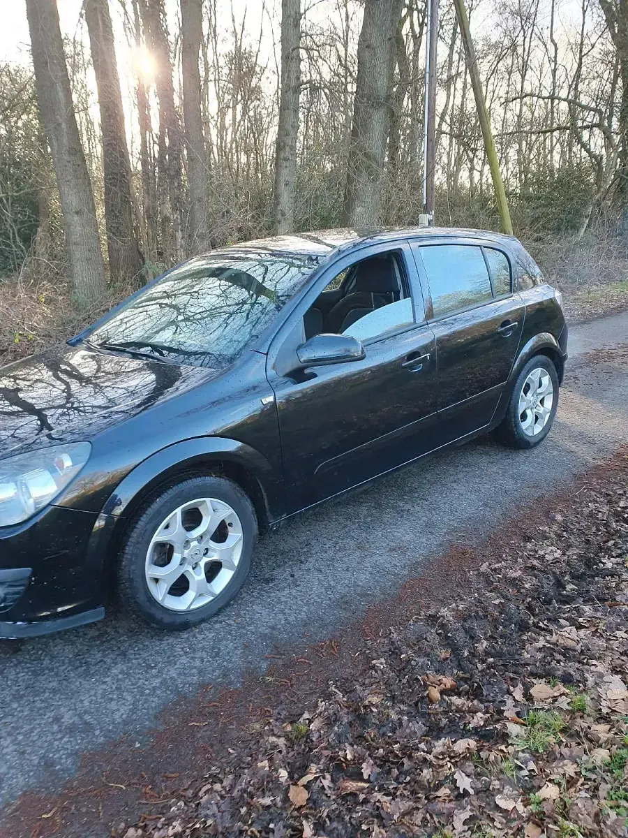 Gebraucht Opel Astra 2005 Schwarz Kleinwagen