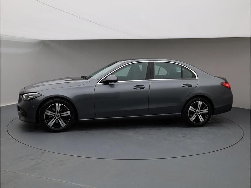 Gebraucht Mercedes C200 Avantgarde 163 PS (119 kW) 2023 Metalliclack selenitgrau Limousine