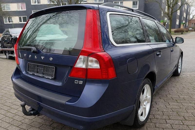 Gebraucht Volvo V70 Momentum 163 PS (119 kW) 2011 Blau Kombi