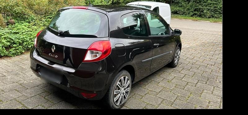 Gebraucht Renault Clio III 75 PS (55 kW) 2012 Schwarz Kleinwagen
