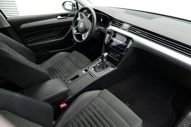 Gebraucht VW Passat GTE 156 PS (114 kW) 2022 Pyritsilber metallic Kombi