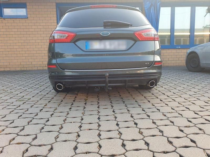 Gebraucht Ford Mondeo 179 PS (131 kW) 2016 Grün Kombi