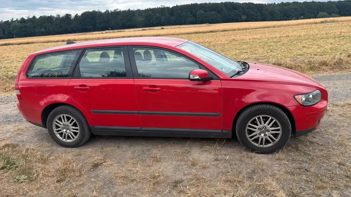 Gebraucht Volvo V50 109 PS (80 kW) 2007 Rot Kombi