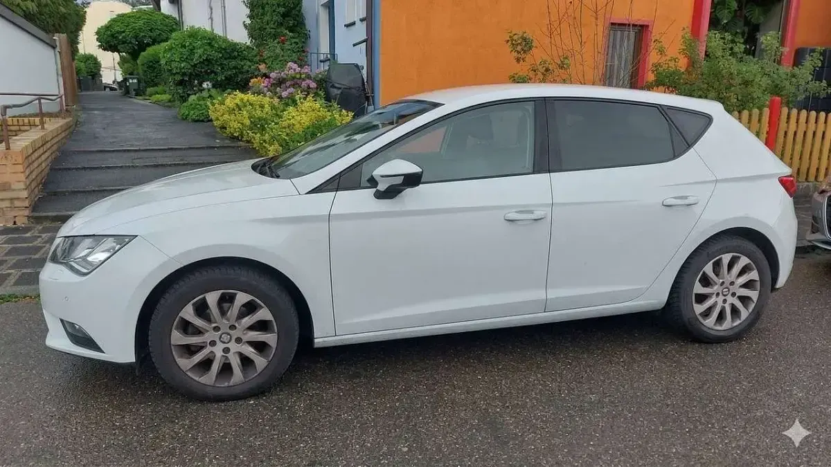 Gebraucht Seat Leon 105 PS (77 kW) 2014 Weiß Limousine