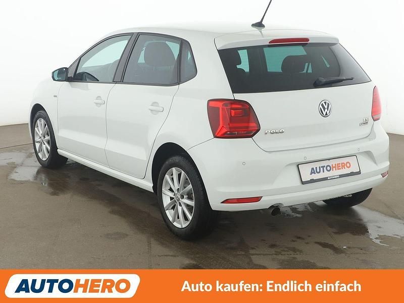 Gebraucht VW Polo LOUNGE 90 PS (66 kW) 2015 Weiß Kleinwagen