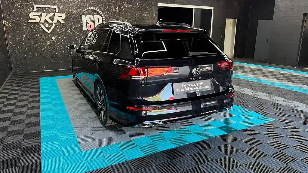 Gebraucht VW Golf VIII R-line 150 PS (110 kW) 2022 Schwarz Kombi