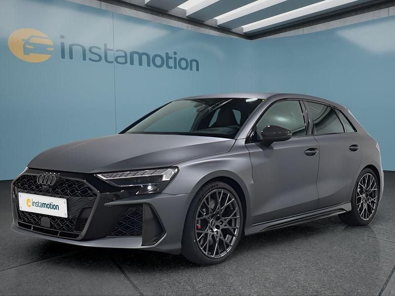 Grau Gebraucht 2024 Audi RS3 Kleinwagen | 73.099 € (Teuer) - Bild 1/4