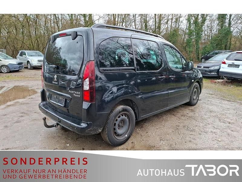 Gebraucht Peugeot Partner Tepee 120 PS (88 kW) 2016 Noir onyx Van / Kleinbus