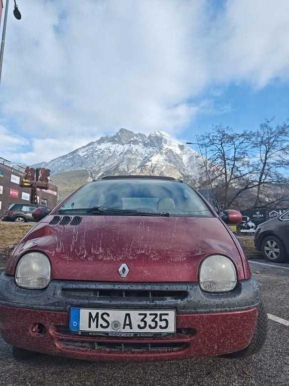 Second-hand Renault Twingo 58 CP (42 kW) 2003 Roșu Hatchback