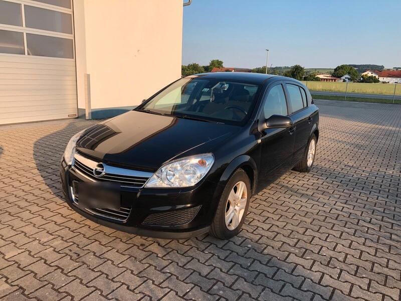 Schwarz Gebraucht 2009 Opel Astra Kleinwagen | 1.950 € (Fairer Preis) - Bild 1/4