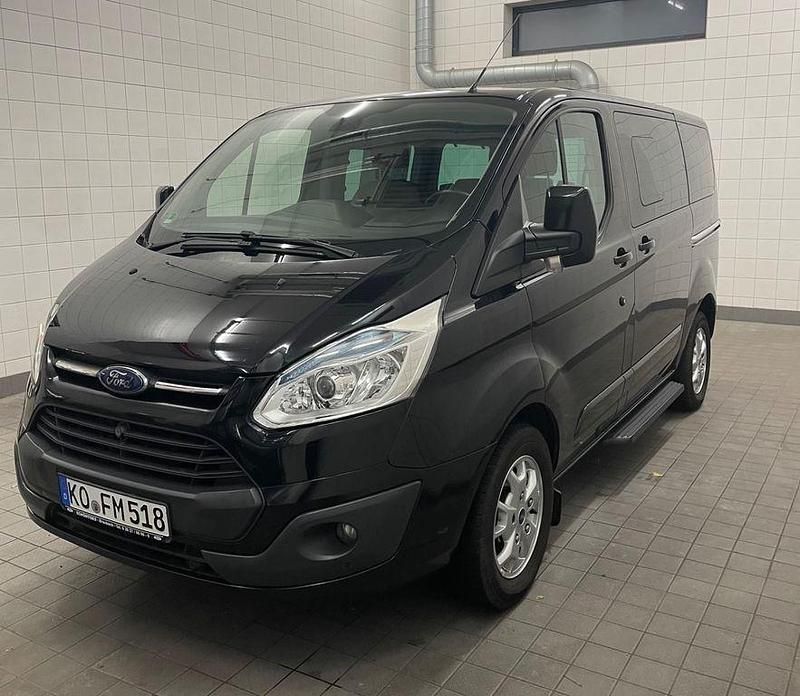 Schwarz Gebraucht 2014 Ford Tourneo Custom Titanium Van | 18.600 € (Superpreis) - Bild 1/4