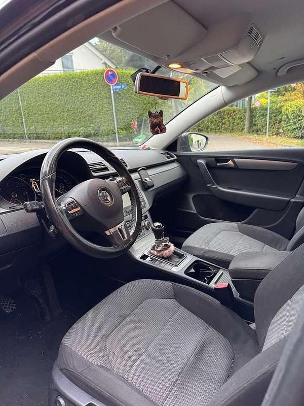Gebraucht VW Passat 140 PS (102 kW) 2014 Grau Limousine