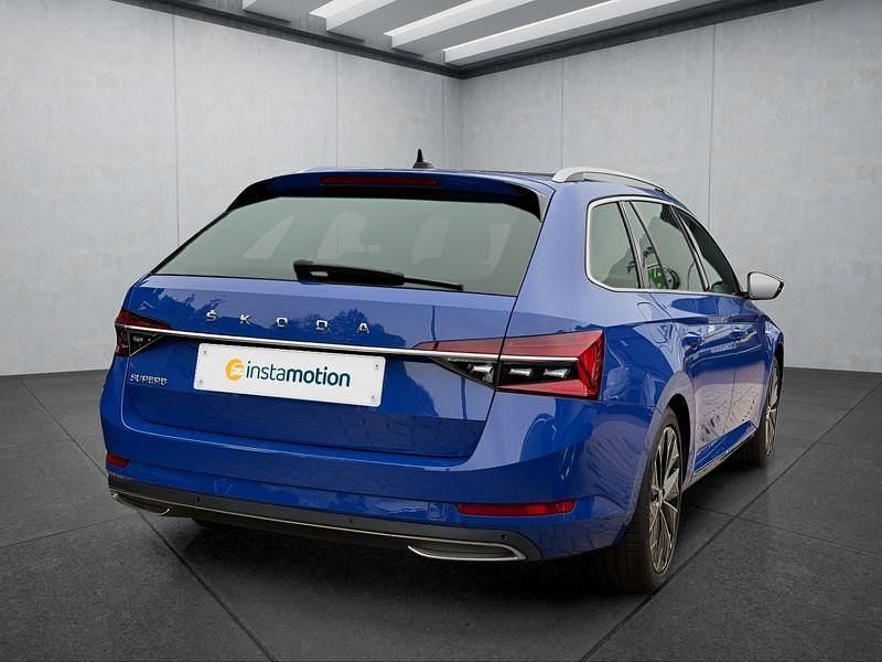 Gebraucht Skoda Superb 150 PS (110 kW) 2021 Blau Kombi