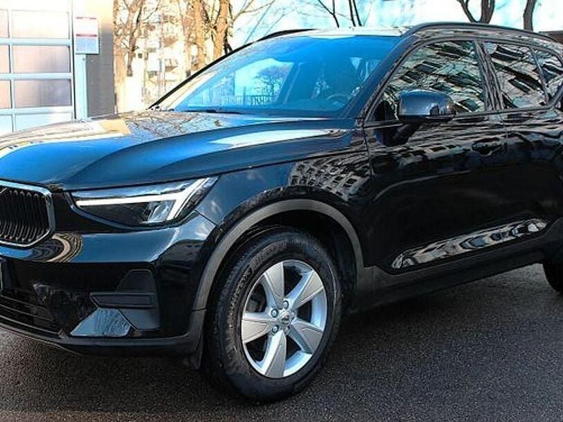 Second-hand Volvo XC40 129 CP (94 kW) 2023 Negru SUV