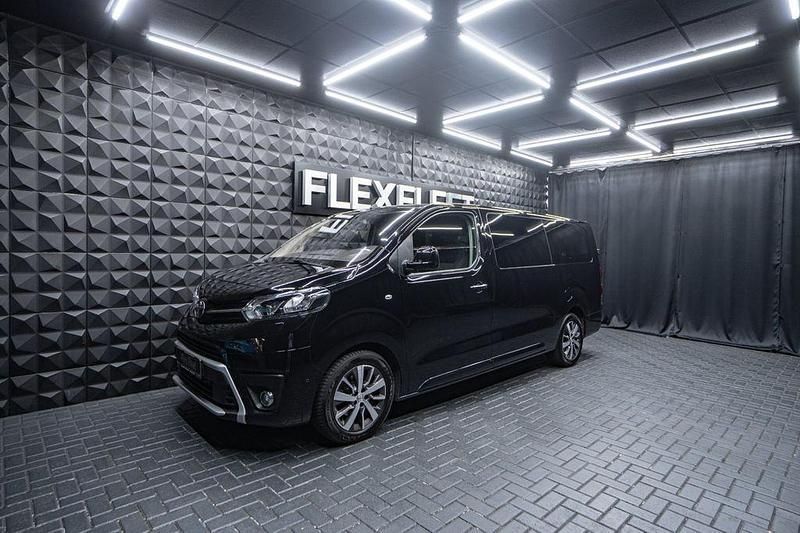 Schwarz Gebraucht 2022 Toyota Proace Verso Kombi | 15.990 € (Guter Preis) - Bild 1/4