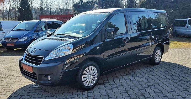 Gebraucht Peugeot TePee 128 PS (94 kW) 2015 Schwarz Van / Kleinbus