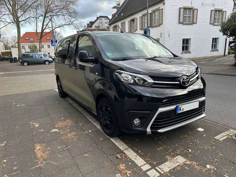 Schwarz Gebraucht 2022 Toyota Proace Van | 22.800 € - Bild 1/4