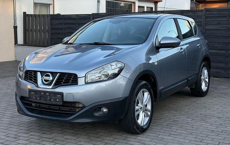 Grau Gebraucht 2011 Nissan Qashqai SUV | 5.000 € (Guter Preis) - Bild 1/4
