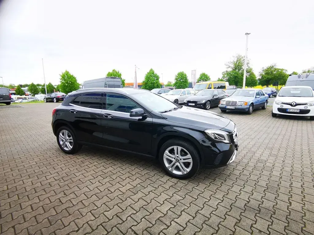 Używany Mercedes GLA220 177 KM (130 kW) 2017 Czarny SUV