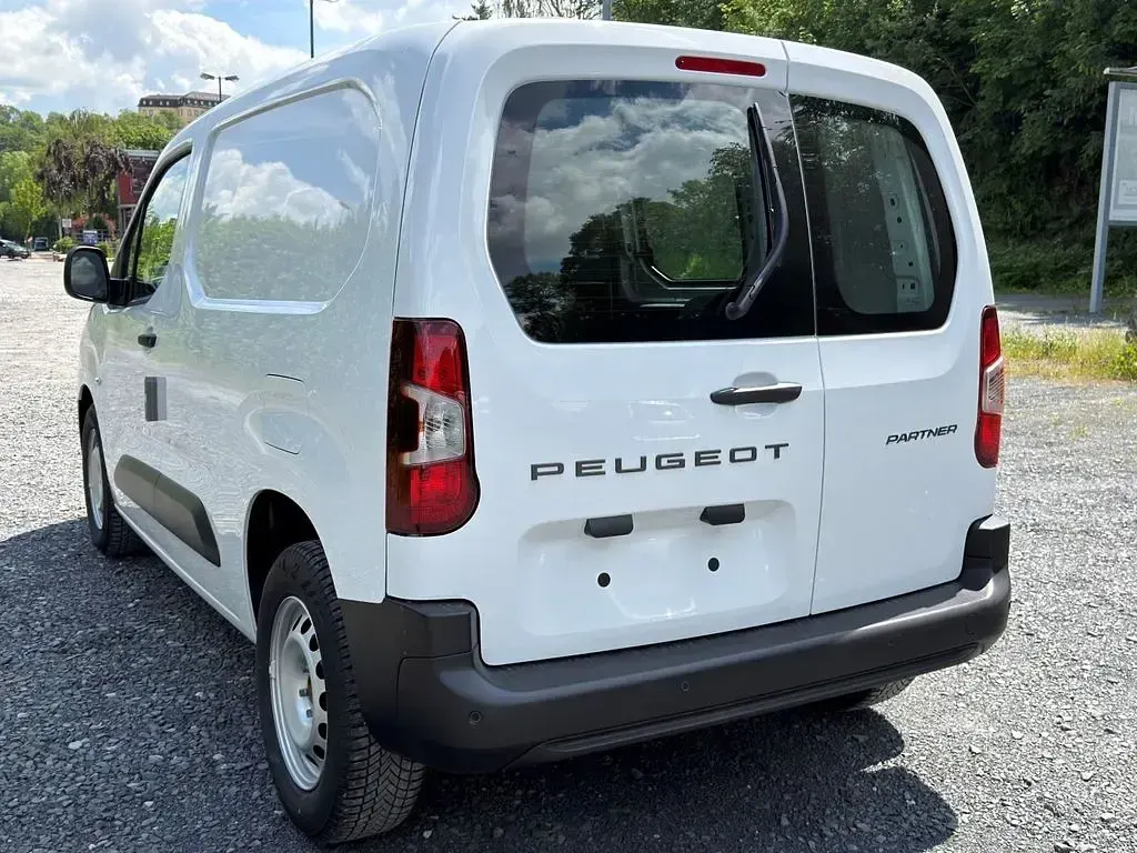 Neu Peugeot Partner 110 PS (80 kW) 2026 Weiss Van / Kleinbus