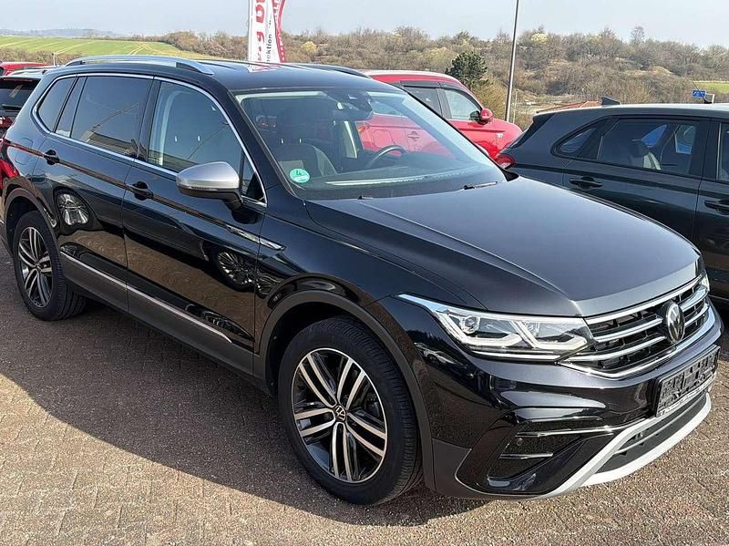 Gebraucht VW Tiguan Allspace Elegance 200 PS (147 kW) 2022 Schwarz SUV